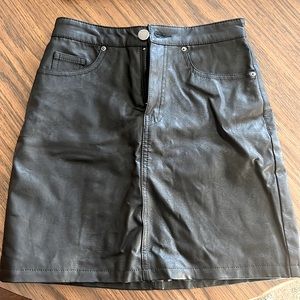 H&M black skirt